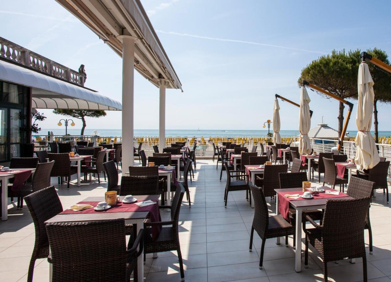 Carlton Hotel 4*