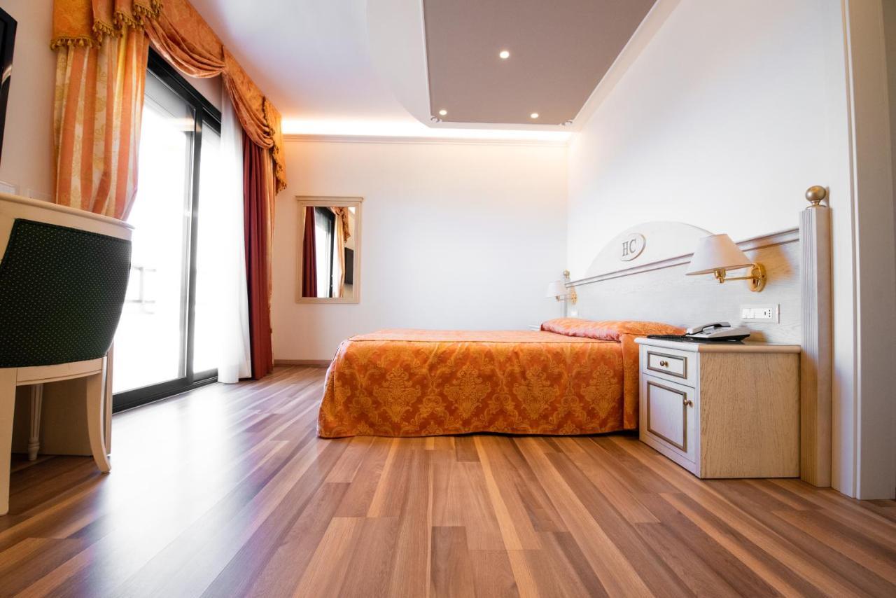 Carlton Hotel 4*